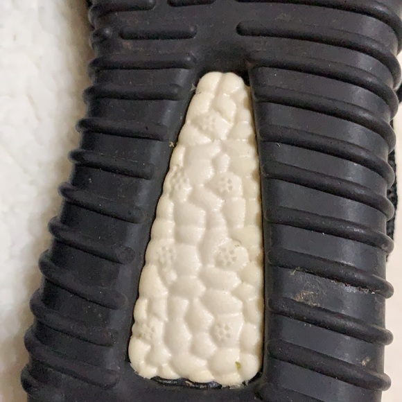 Adidas Yeezy Boost 350
Pirate Black (2015) - Picture 9 of 13
